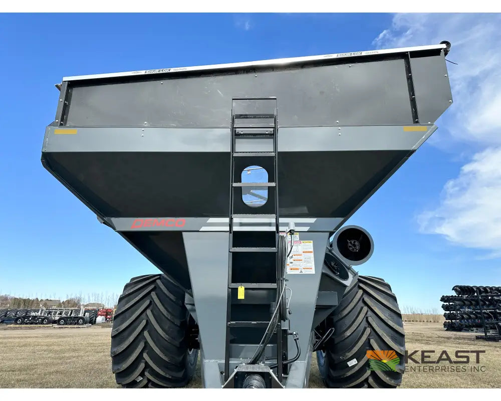 Demco 1500 Grain Cart 1,500 Bushel Capacity Roll Tarp 1250 Tires Grain Carts