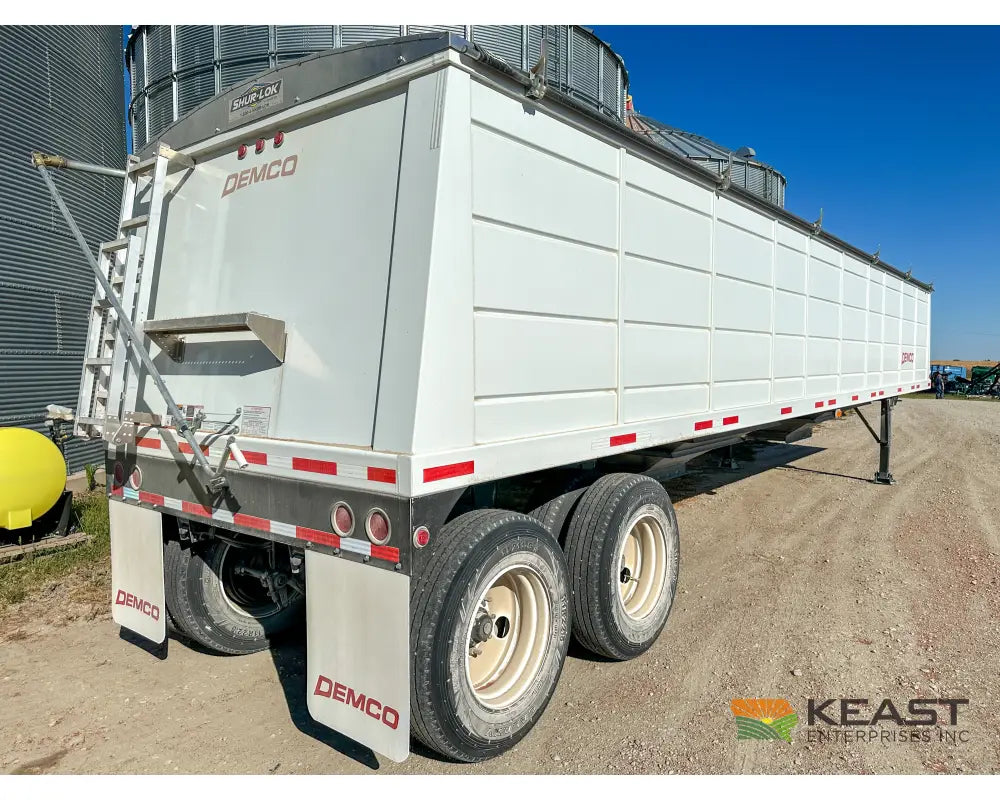 Demco 40’ Hopper Bottom Grain Trailer - 1,130 Bushel Heaped Capacity Roll Tarp Grain Trailers