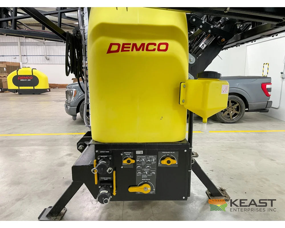 Demco RM600 Rear Mount 600 Gallon Sprayer 60’ Boom Ace Pump TeeJet 845 w/ GPS Speed Sprayers