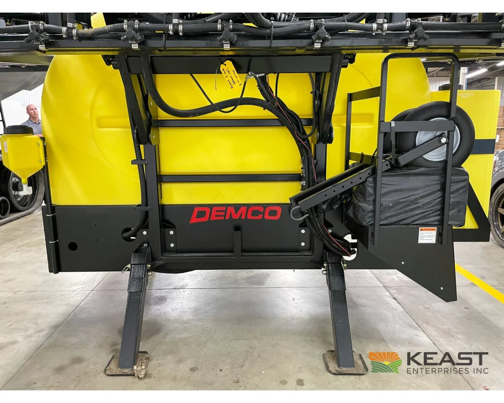 Demco RM600 Rear Mount 600 Gallon Sprayer 60’ Boom Ace Pump TeeJet 845 w/ GPS Speed Sprayers