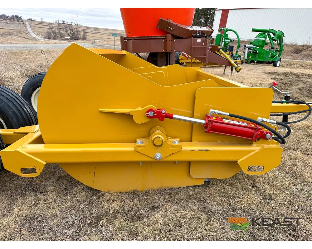 Durabilt DP84HC 4.5 Yard Dirt Pan Scraper 4.5 yd Capacity 84’’ Width Dirt Pans