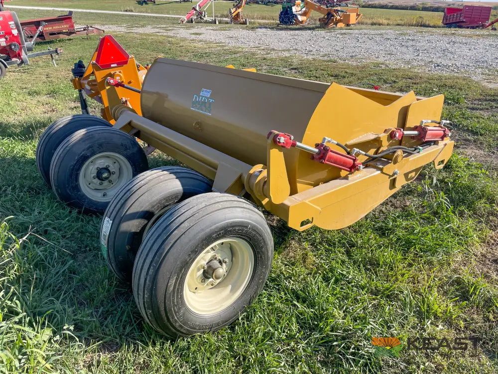 Durabilt DP84HCDB 4.5 Yard Dirt Pan Scraper - 4.5 yd Capacity 84’’ Width Dirt Pans