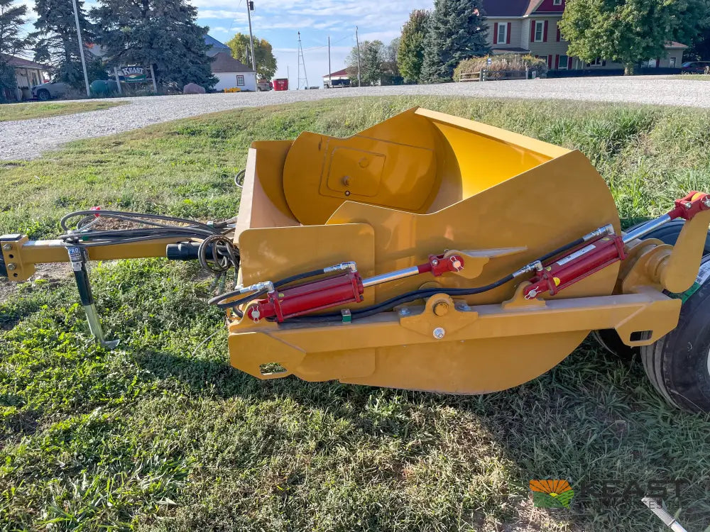 Durabilt DP84HCDB 4.5 Yard Dirt Pan Scraper - 4.5 yd Capacity 84’’ Width Dirt Pans