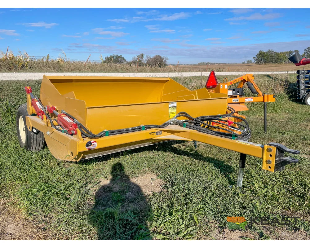 Durabilt DP84HCDB 4.5 Yard Dirt Pan Scraper - 4.5 yd Capacity 84’’ Width Dirt Pans