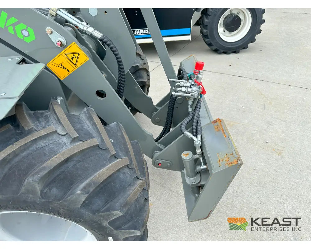 Erixon Ranko 245L Wheel Loader - 35 hp Kubota Engine 2,650 lb Lift Capacity Hydrostat Wheel Loaders