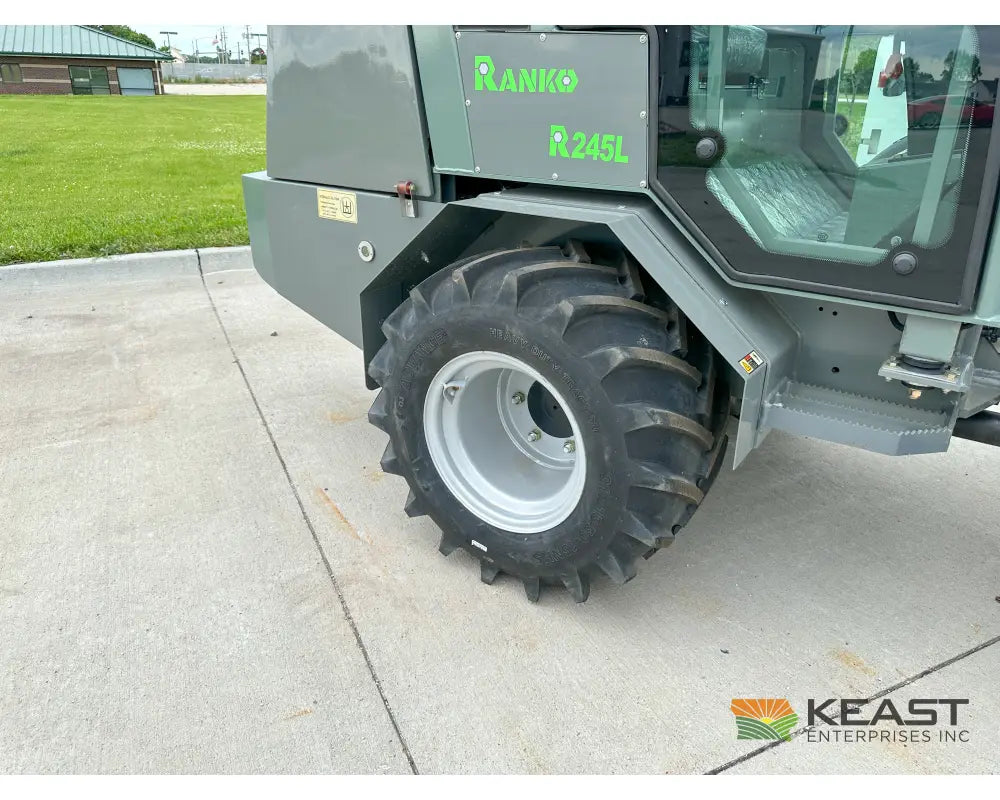 Erixon Ranko 245L Wheel Loader - 35 hp Kubota Engine 2,650 lb Lift Capacity Hydrostat Wheel Loaders