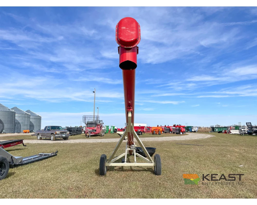 Farm King 1031 Auger - 10’’ x 31’ Cage Style Intake Augers