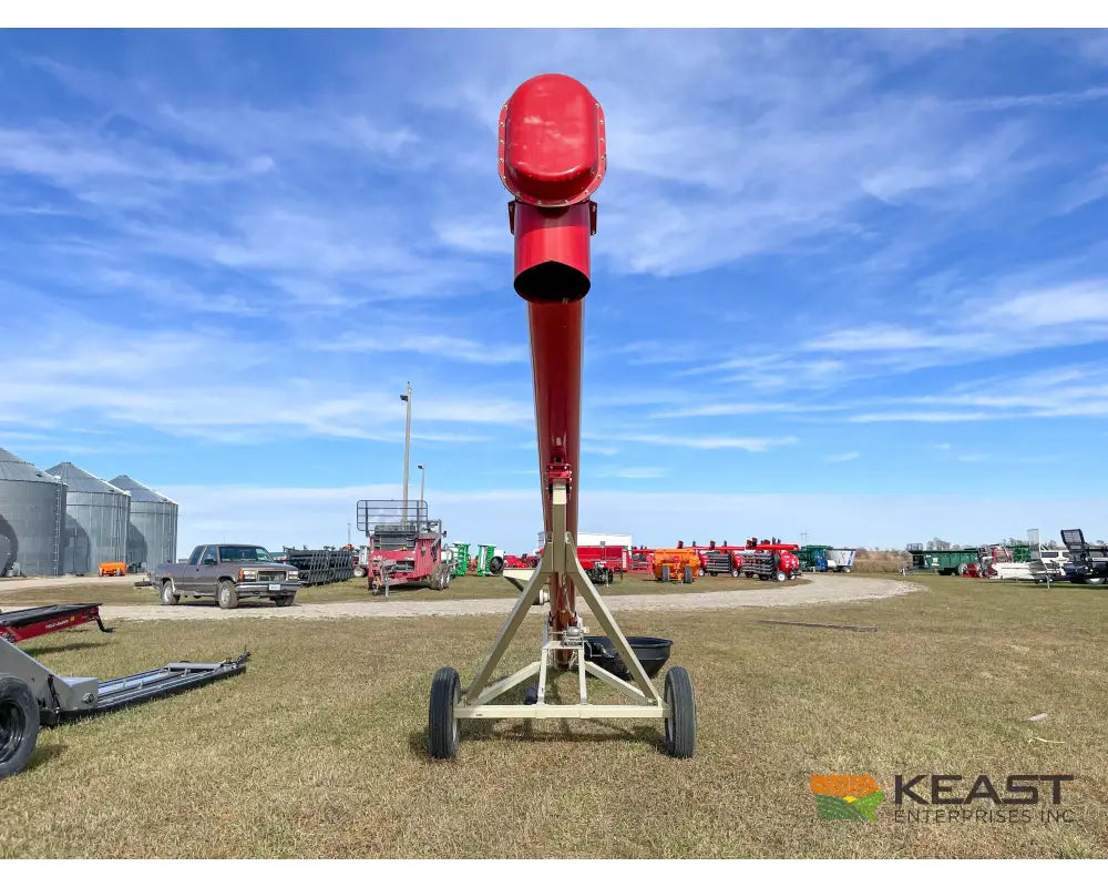 Farm King 1031 Auger - 10’’ x 31’ Cage Style Intake Augers