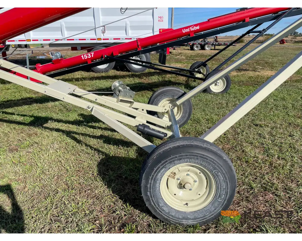 Farm King 1036 Auger 10’’ x 36’ Cage Style Intake Augers
