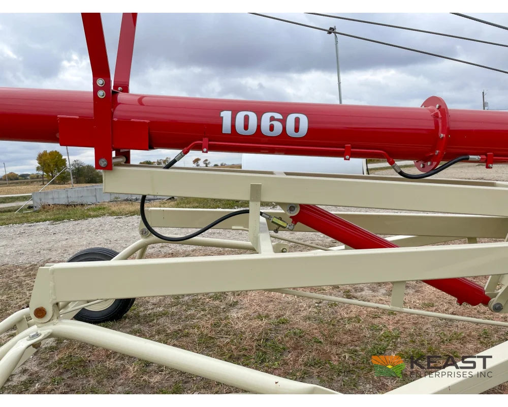 Farm King 1060 Auger 10’’ x 60’ Manual Swingaway Intake Scissor Lift Augers