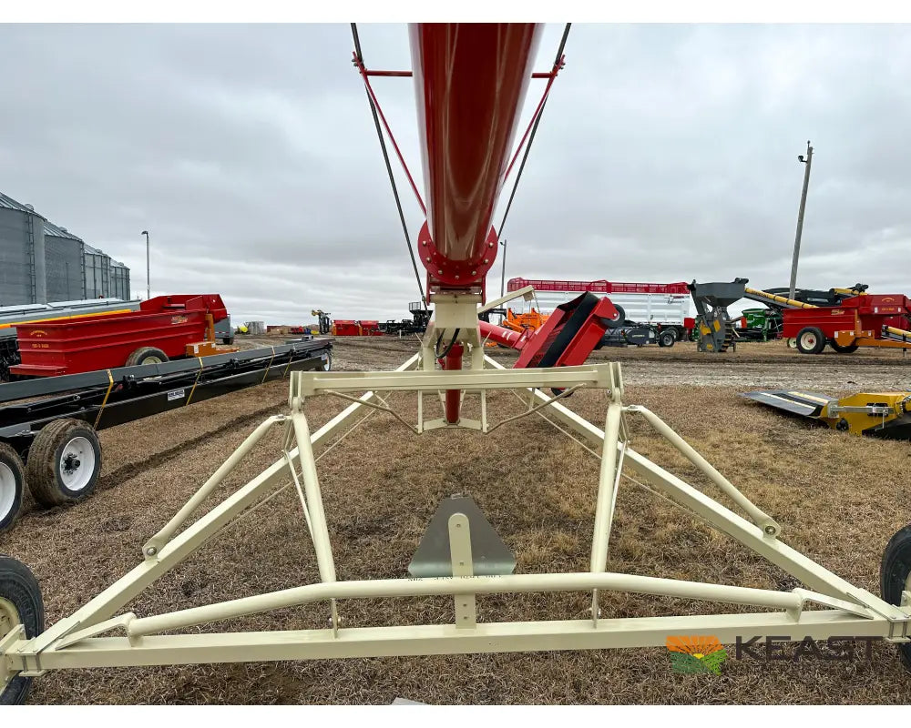 Farm King 1070 Auger - 10’’ x 70’ Manual Swingaway Intake Scissor Lift Augers