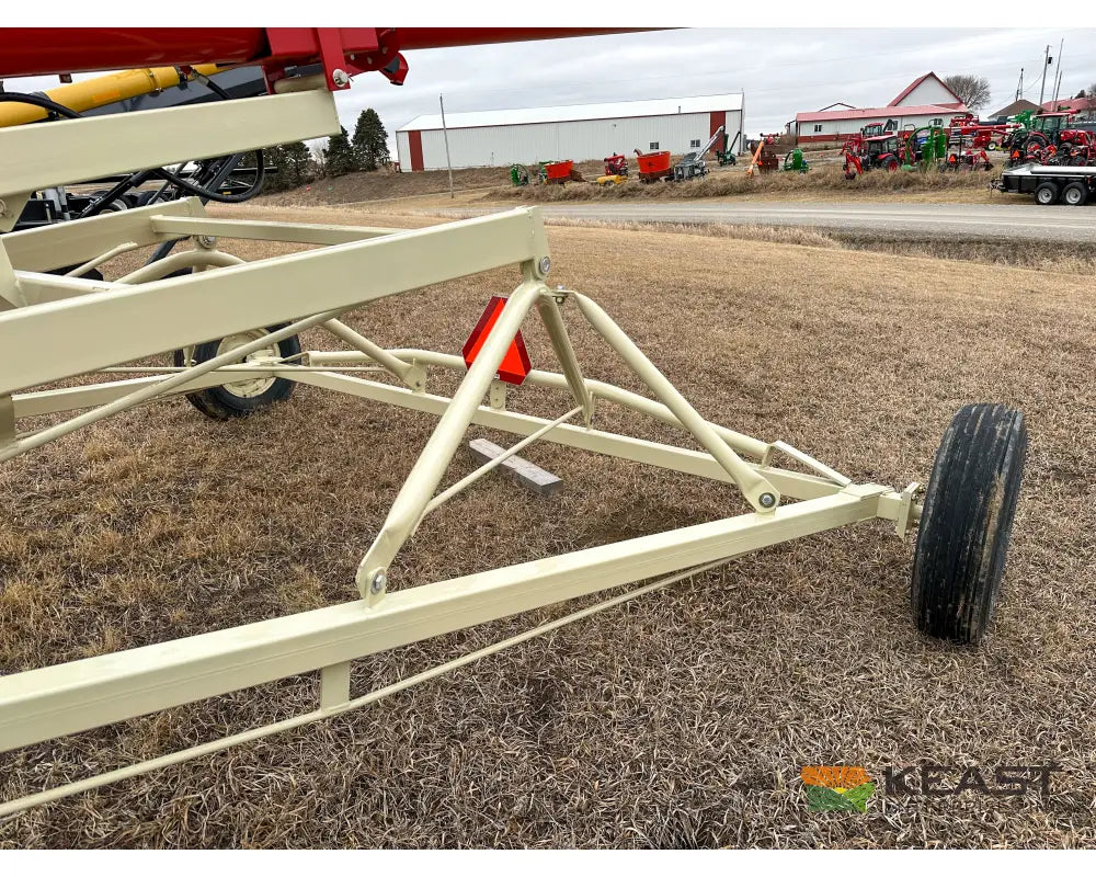 Farm King 1070 Auger - 10’’ x 70’ Manual Swingaway Intake Scissor Lift Augers