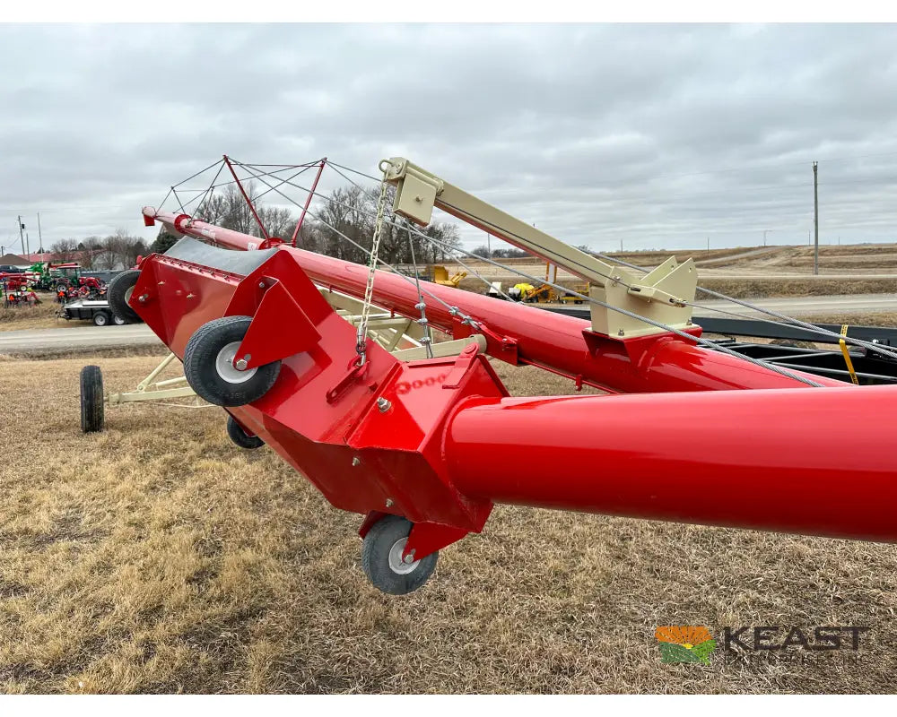 Farm King 1070 Auger - 10’’ x 70’ Manual Swingaway Intake Scissor Lift Augers
