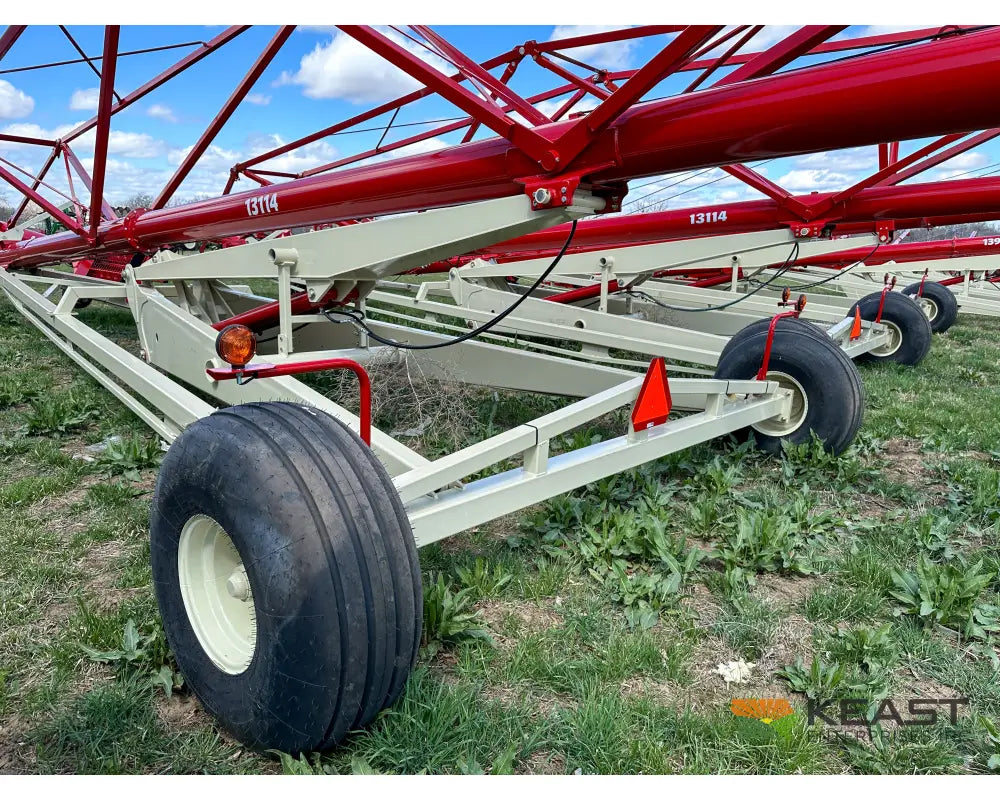 Farm King 13114 Auger 13’’ x 114’ Swingaway Intake Scissor Lift Augers