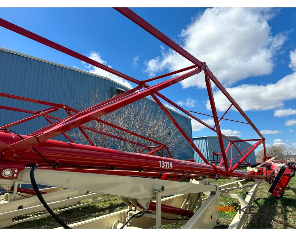 Farm King 13114 Auger 13’’ x 114’ Swingaway Intake Scissor Lift Augers