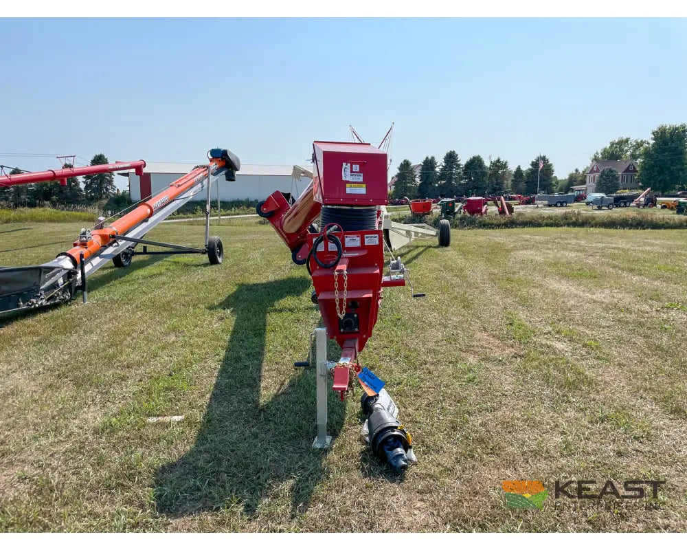 Farm King 1385 Auger - 13’’ x 85’ Swingaway Intake Scissor Lift Augers