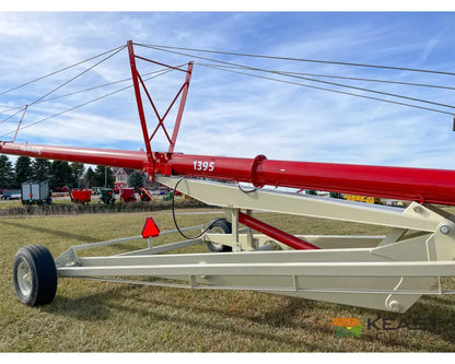 Farm King 1395 Auger - 13’’ x 95’ Swingaway Intake Scissor Lift Augers