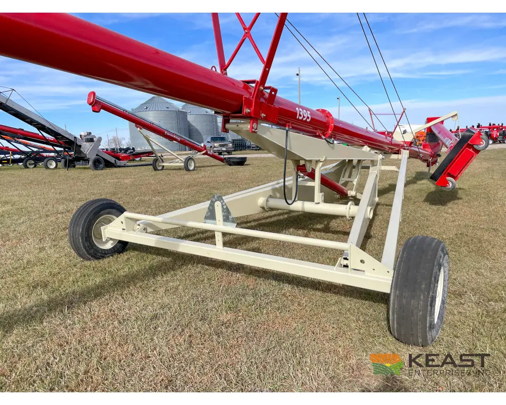Farm King 1395 Auger - 13’’ x 95’ Swingaway Intake Scissor Lift Augers