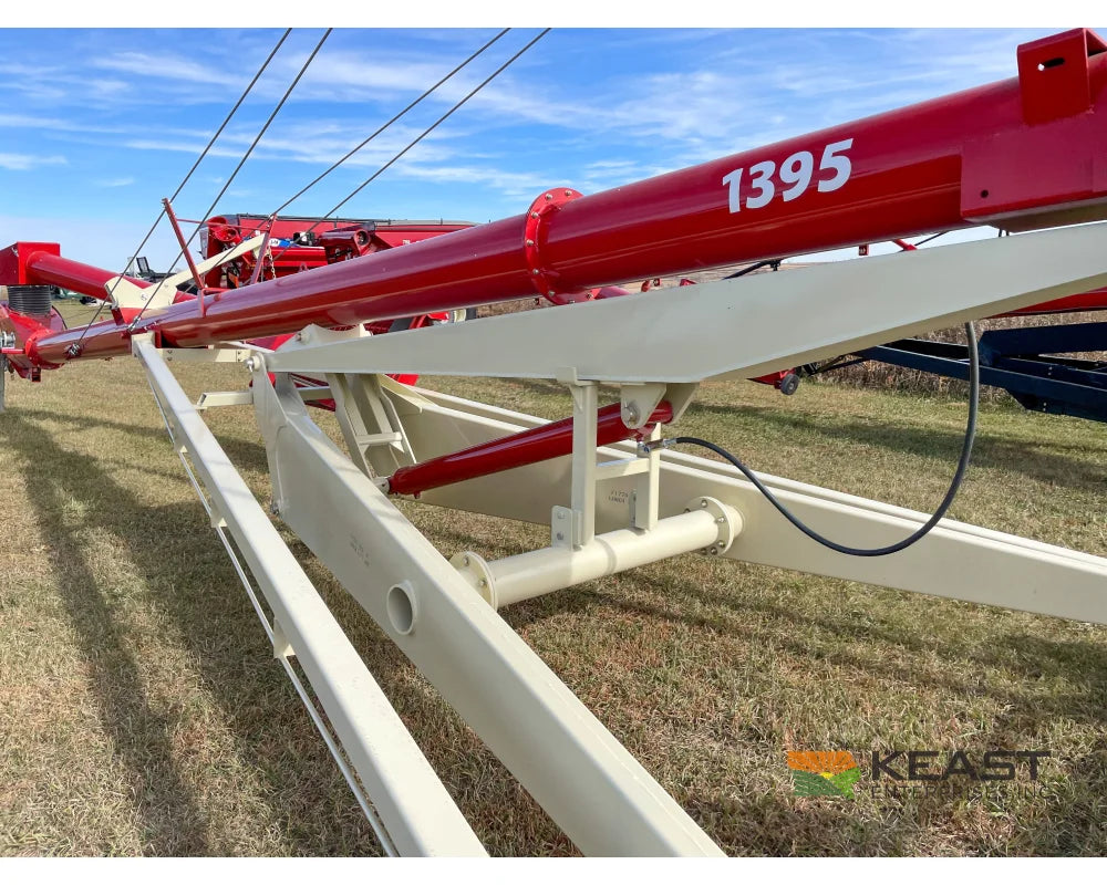 Farm King 1395 Auger - 13’’ x 95’ Swingaway Intake Scissor Lift Augers