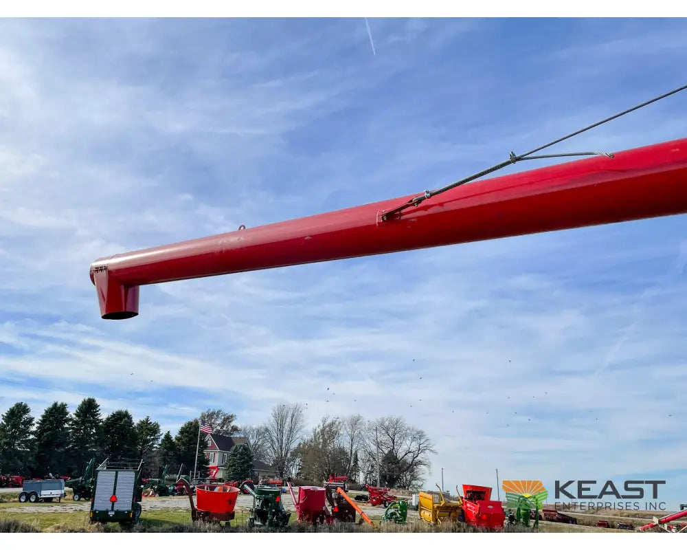 Farm King 1395 Auger - 13’’ x 95’ Swingaway Intake Scissor Lift Augers