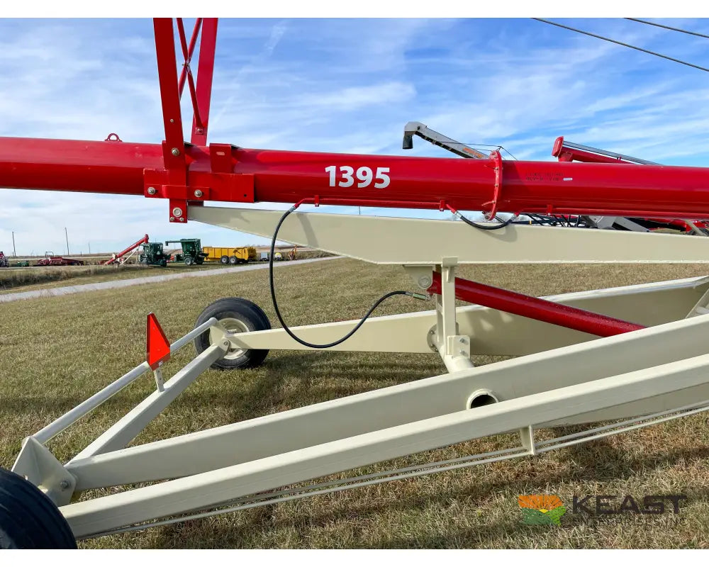 Farm King 1395 Auger - 13’’ x 95’ Swingaway Intake Scissor Lift Augers