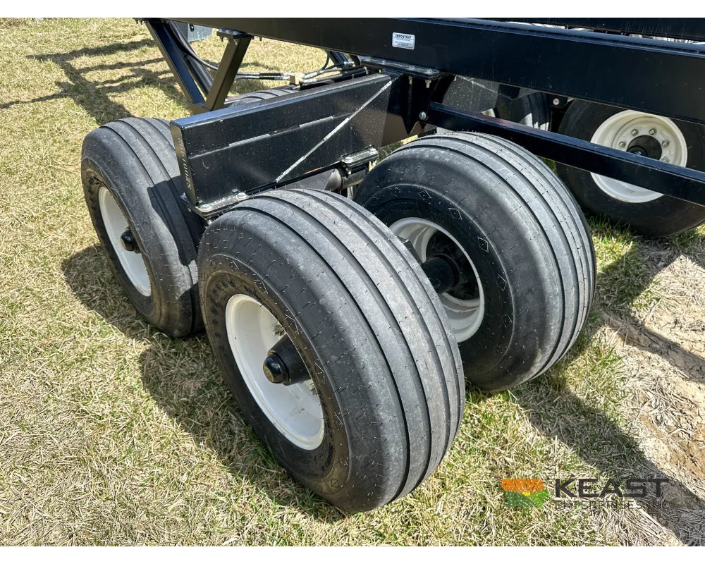 Farm King 4480XD Square Bale Carrier - Up to 24 Bale Capacity Self Loading Arm Feed Wagons
