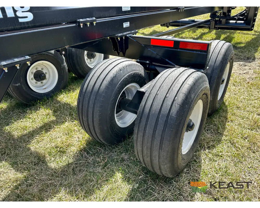 Farm King 4480XD Square Bale Carrier - Up to 24 Bale Capacity Self Loading Arm Feed Wagons