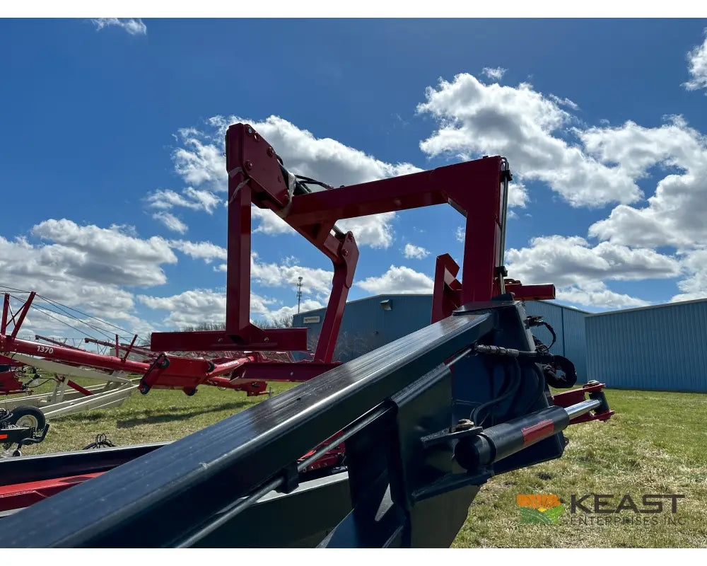 Farm King 4480XD Square Bale Carrier - Up to 24 Bale Capacity Self Loading Arm Feed Wagons