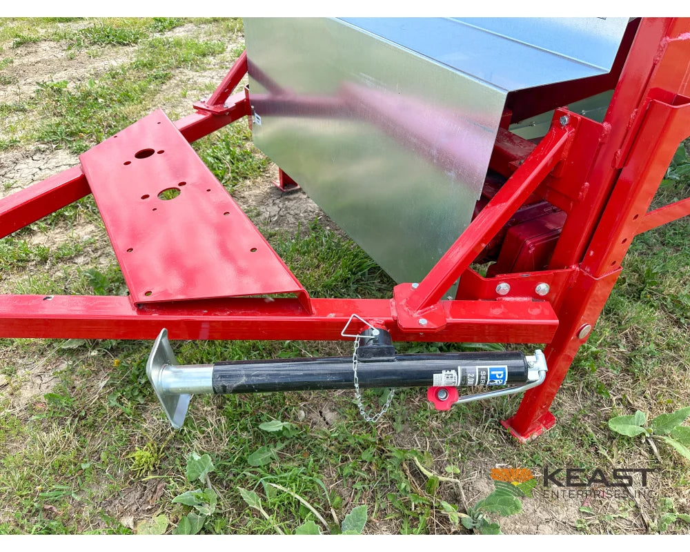 Farm King 482 Grain Cleaner - Up to 1,900 BPH Capacity Integrated Screens Grain Cleaner
