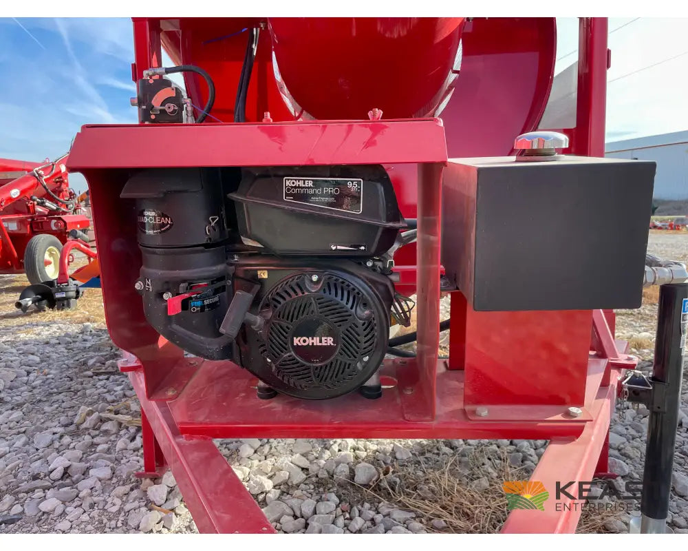 Farm King 482 Grain Cleaner Up to 1,900 BPH Capacity Integrated Screens Gas Engine Grain Cleaner