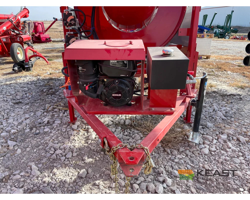 Farm King 482 Grain Cleaner Up to 1,900 BPH Capacity Integrated Screens Gas Engine Grain Cleaner