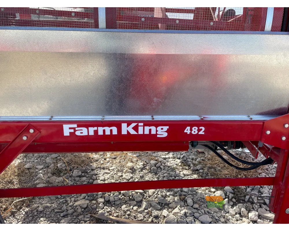 Farm King 482 Grain Cleaner Up to 1,900 BPH Capacity Integrated Screens Gas Engine Grain Cleaner