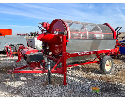 Farm King 482 Grain Cleaner Up to 1,900 BPH Capacity Integrated Screens Gas Engine Grain Cleaner