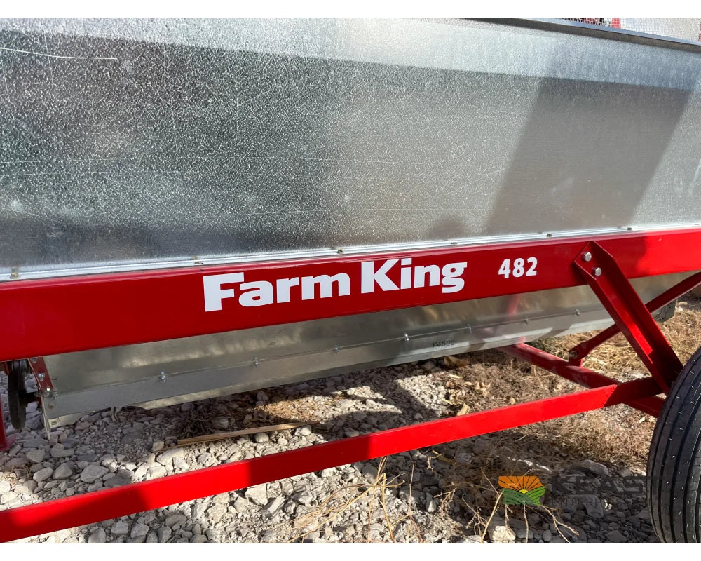 Farm King 482 Grain Cleaner Up to 1,900 BPH Capacity Integrated Screens Gas Engine Grain Cleaner
