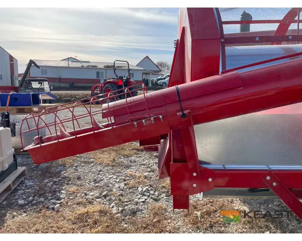 Farm King 482 Grain Cleaner Up to 1,900 BPH Capacity Integrated Screens Gas Engine Grain Cleaner