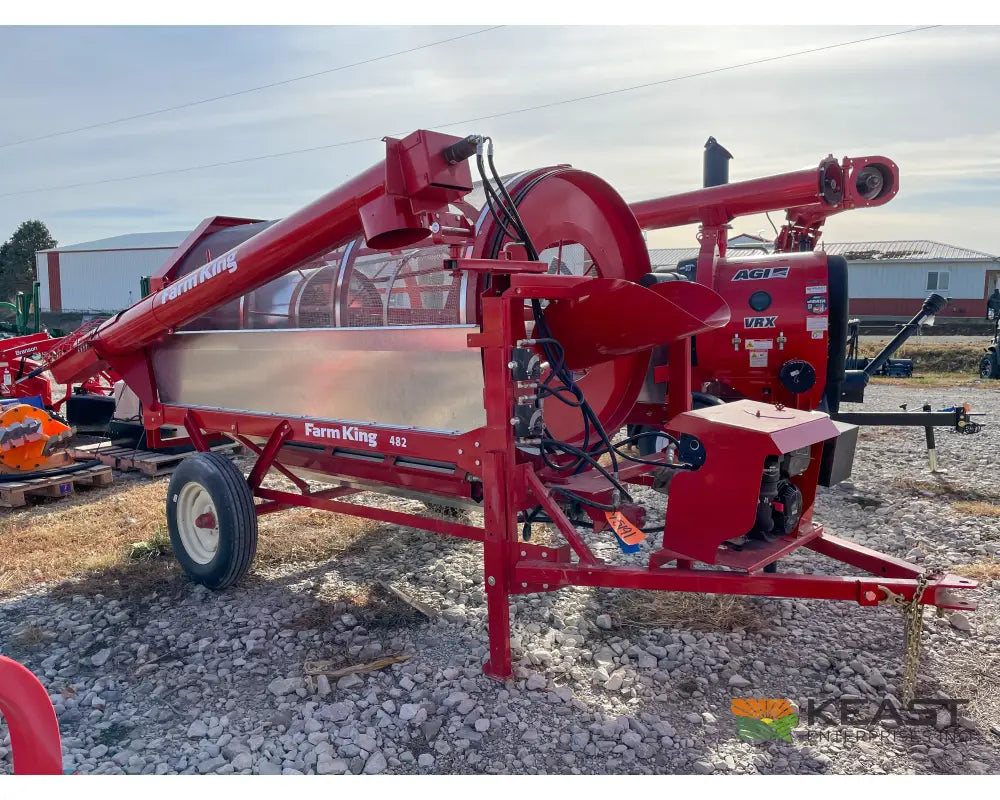 Farm King 482 Grain Cleaner Up to 1,900 BPH Capacity Integrated Screens Gas Engine Grain Cleaner