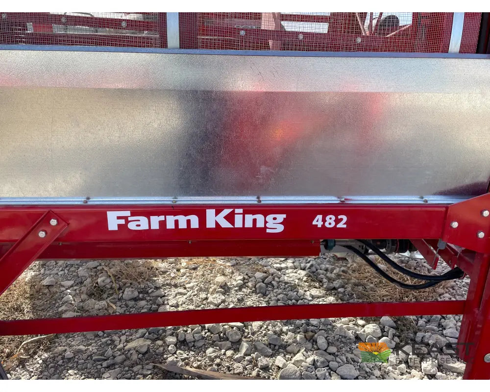 Farm King 482 Grain Cleaner Up to 1,900 BPH Capacity Integrated Screens Gas Engine Grain Cleaner