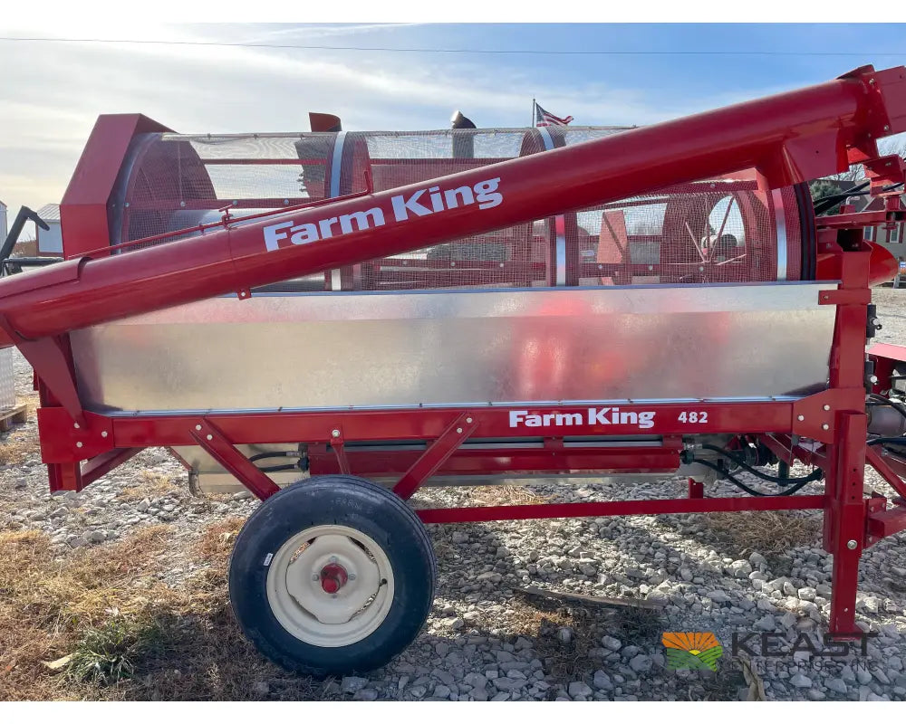 Farm King 482 Grain Cleaner Up to 1,900 BPH Capacity Integrated Screens Gas Engine Grain Cleaner