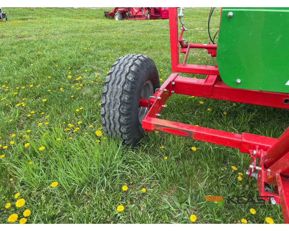 Farm King BW200 Pull-Type Bale Wrapper 4’ x 4’ and 4’ x 5’ Bale Capacity Bale Wrappers