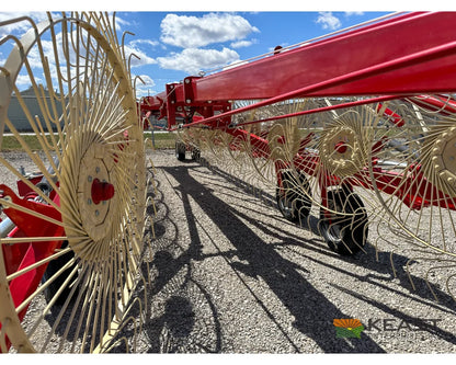 Farm King Easy Rake Superstar ERS16 / ERS18 / ERS20 16-20 Wheels 32’-38’ Working Width 9.2’ Transport Width Hay Rakes