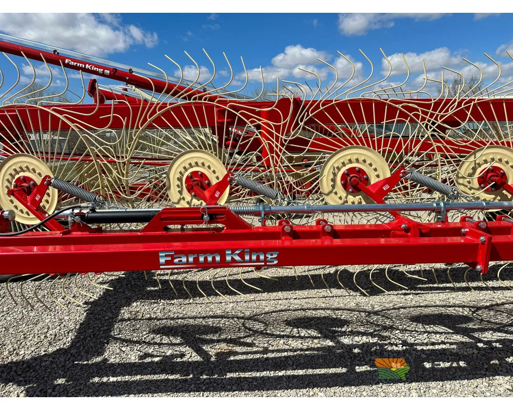Farm King Easy Rake Superstar ERS16 / ERS18 / ERS20 16-20 Wheels 32’-38’ Working Width 9.2’ Transport Width Hay Rakes