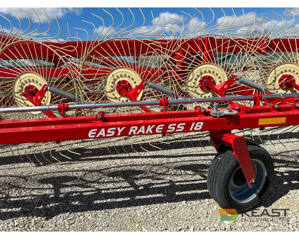 Farm King Easy Rake Superstar ERS16 / ERS18 / ERS20 16-20 Wheels 32’-38’ Working Width 9.2’ Transport Width Hay Rakes