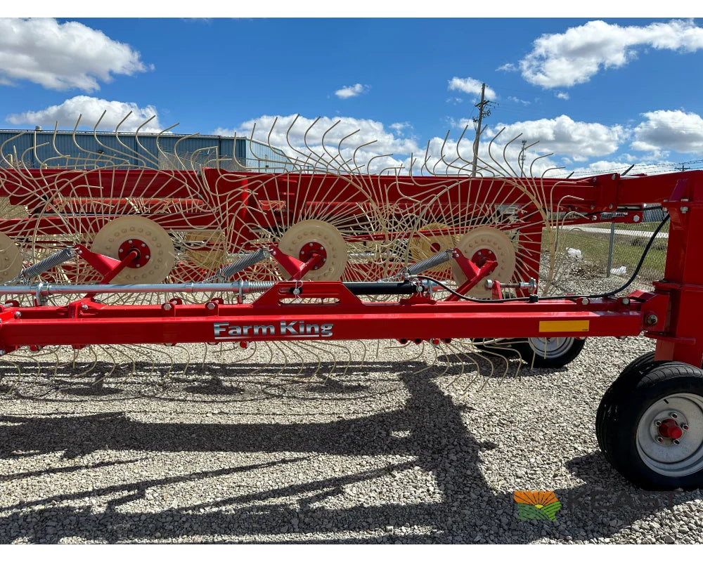 Farm King Easy Rake Superstar ERS16 / ERS18 / ERS20 16-20 Wheels 32’-38’ Working Width 9.2’ Transport Width Hay Rakes
