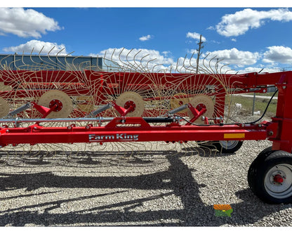 Farm King Easy Rake Superstar ERS16 / ERS18 / ERS20 16-20 Wheels 32’-38’ Working Width 9.2’ Transport Width Hay Rakes