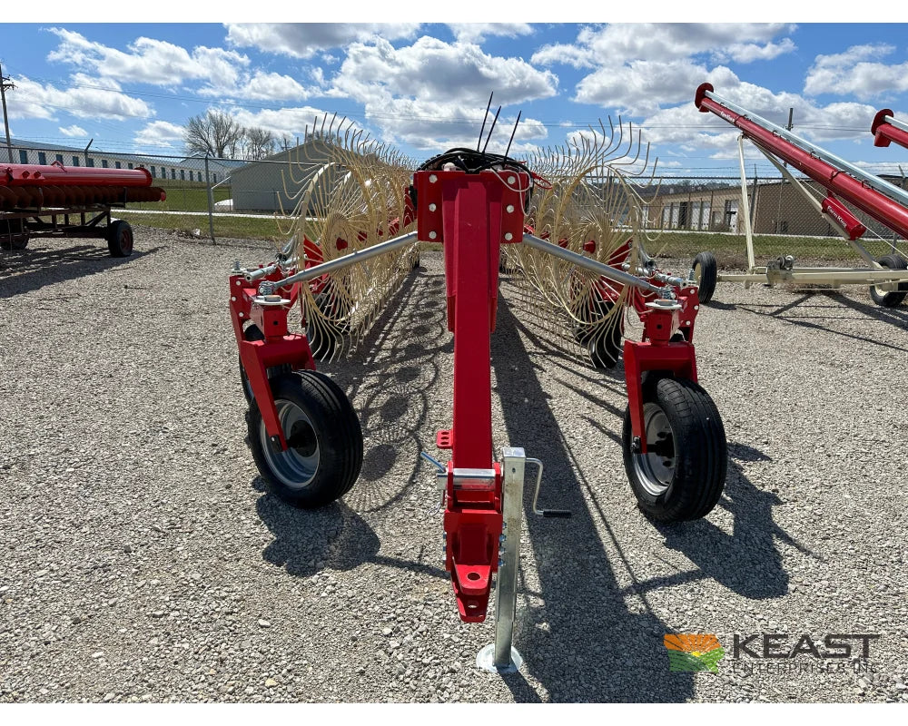 Farm King Easy Rake Superstar ERS16 / ERS18 / ERS20 16-20 Wheels 32’-38’ Working Width 9.2’ Transport Width Hay Rakes