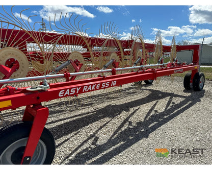 Farm King Easy Rake Superstar ERS16 / ERS18 / ERS20 16-20 Wheels 32’-38’ Working Width 9.2’ Transport Width Hay Rakes