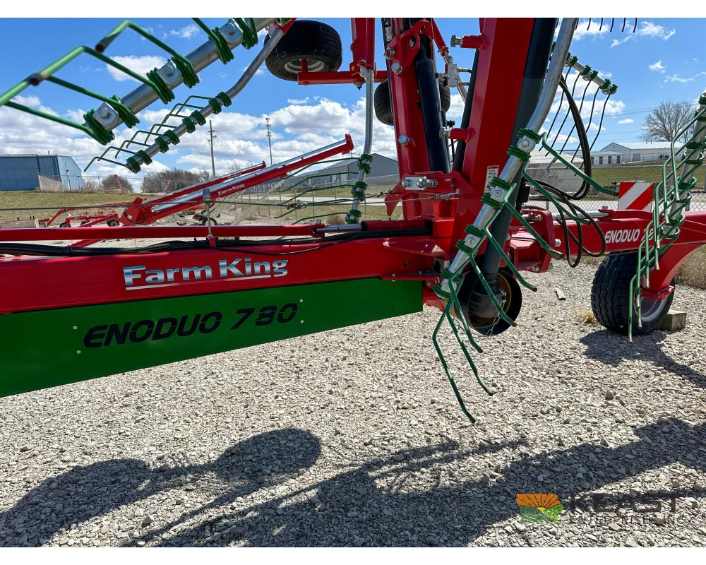Farm King ENO780FK Twin Rotary Rake 23’–26.5’ Adjustable Working Width Hay Rakes