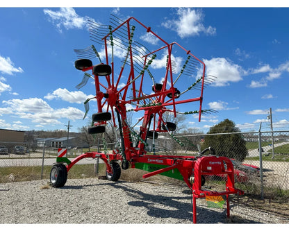 Farm King ENO780FK Twin Rotary Rake