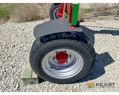 Farm King ENO780FK Twin Rotary Rake 23’–26.5’ Adjustable Working Width Hay Rakes