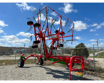 Farm King ENO780FK Twin Rotary Rake 23’–26.5’ Adjustable Working Width Hay Rakes
